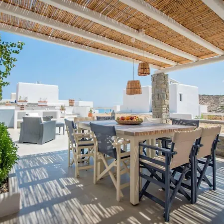 Luna Bianca, Private With Pool & Jacuzzi, Stelida Naxos بيت للعطل
